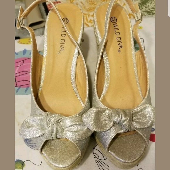 Shoes - Picture 2 of 8